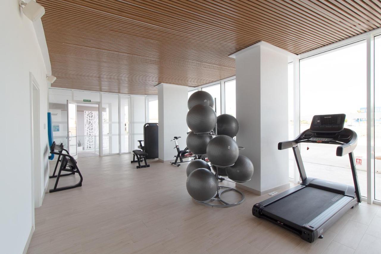 Global Properties, Con Terraza Y Vistas A La Piscina En Gran Canet *